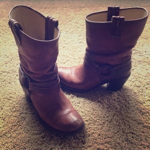 Frye “Carmen” short boot size 7.5